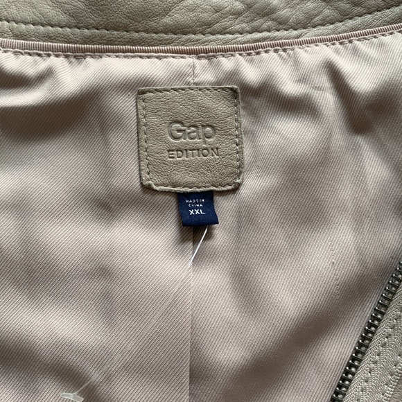 🌟GAP LEATHER JACKET🌟 - Picture 6 of 7